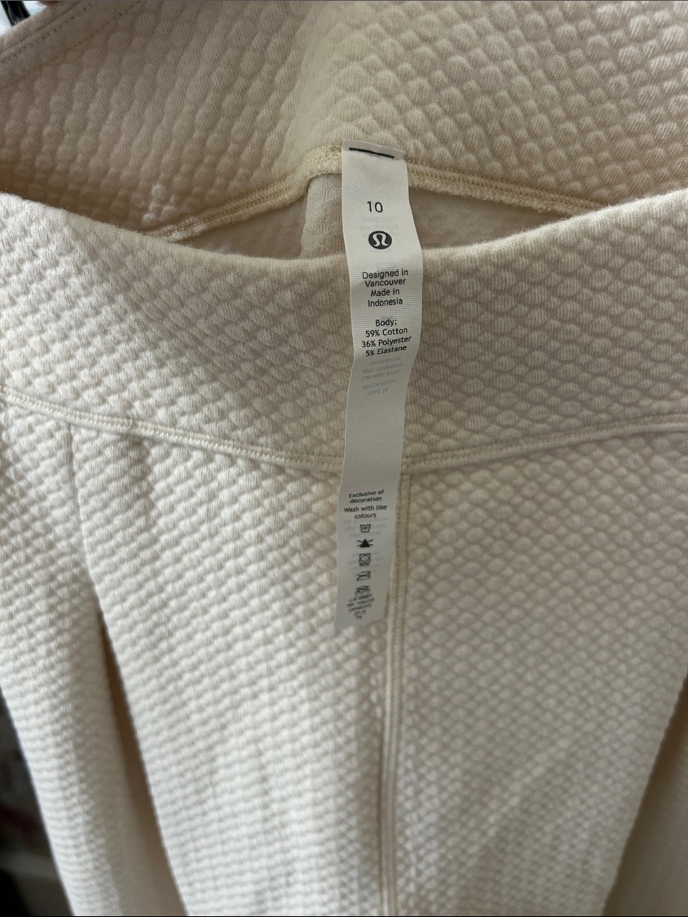 Lululemon Can You Feel The Pleat Crop
Light Ivory Texture Wide Leg 10 Medium - Picture 7 of 10